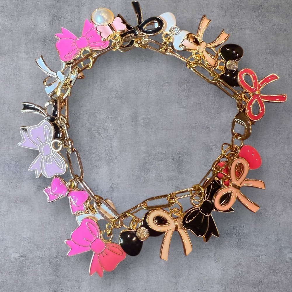 Charming Bow-Themed Bracelet